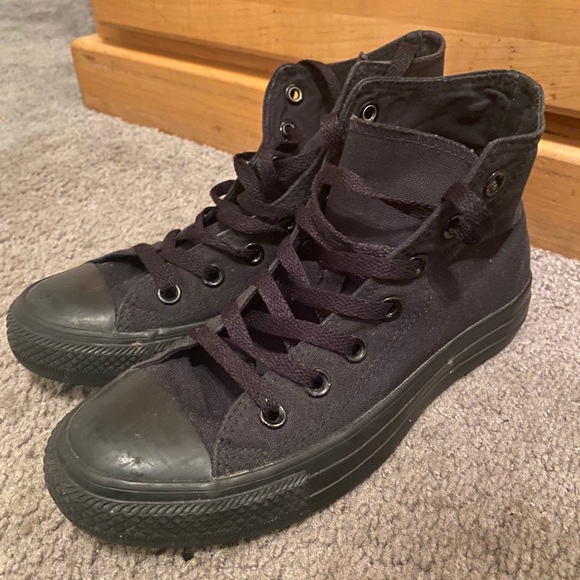 All black converse - Picture 3 of 4